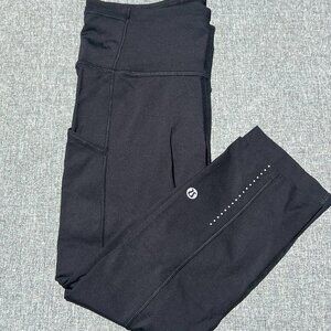 Lululemon black cropped size 6 leggings